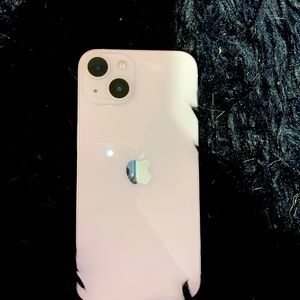 Hello, I am selling this I phone 13.